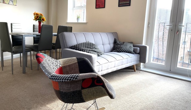 3 Bedroom apartment, sleeps 8, Elec car charge port