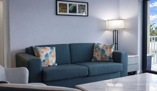 3-Bedroom Apartment King + 2 Queens Full Kitchen & Balcony
