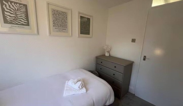 3 Bedroom Home - 6 guests