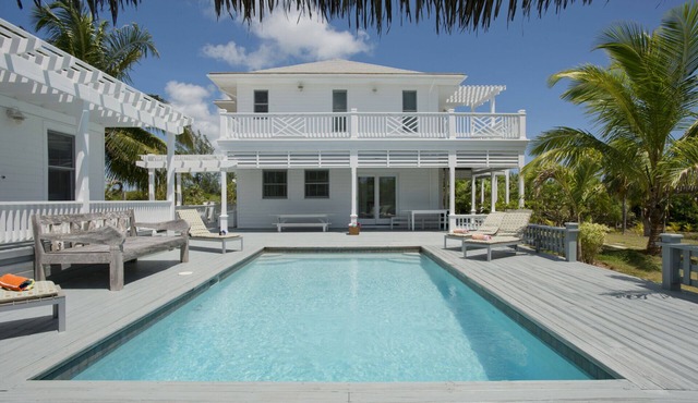 4-Acre Estate on Banks Rd, House & Guest cottage, Pool, Calm Protected Beach