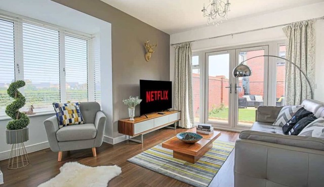 4 bed house in Milton Keynes - freeparking - wifi