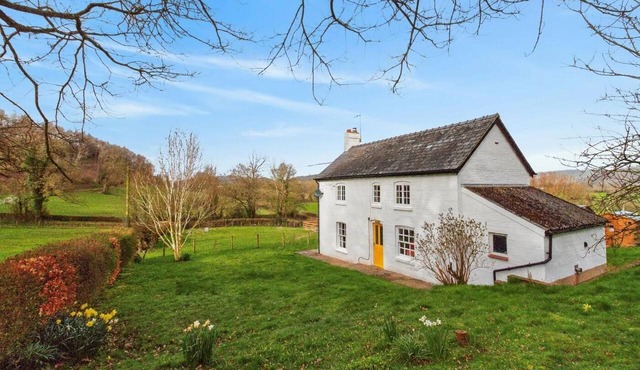 4 Bed in Llansantffraid (oc-g38212)