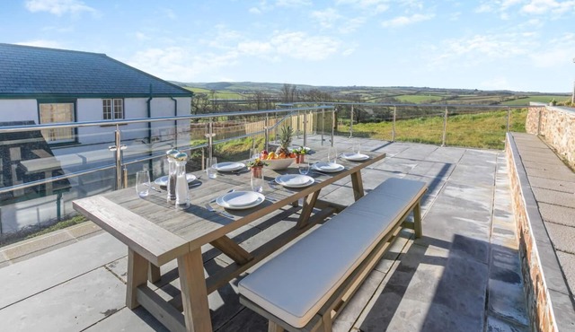 4 Bed in Marhamchurch (oc-l30741)