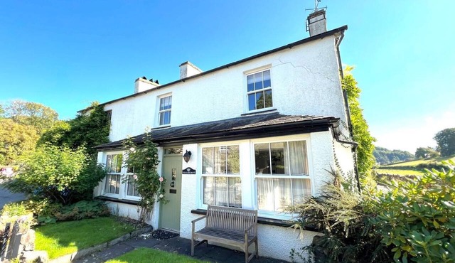 4 Bed in Nr Hawkshead (oc-lcc33)