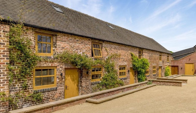 4 Bed in Stoke-on-Trent (oc-c32195)