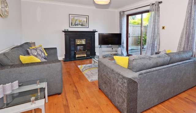 4 bedroom accommodation in Blythe Bridge