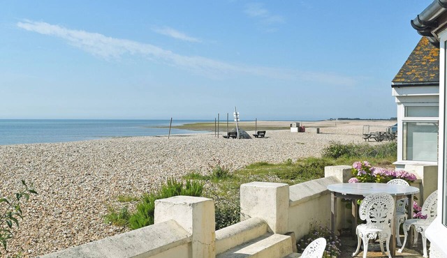 4 bedroom accommodation in Pagham, near Chichester