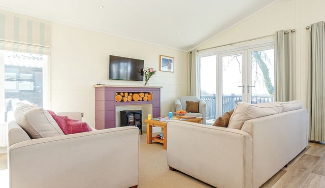 4 bedroom accommodation in Axminster