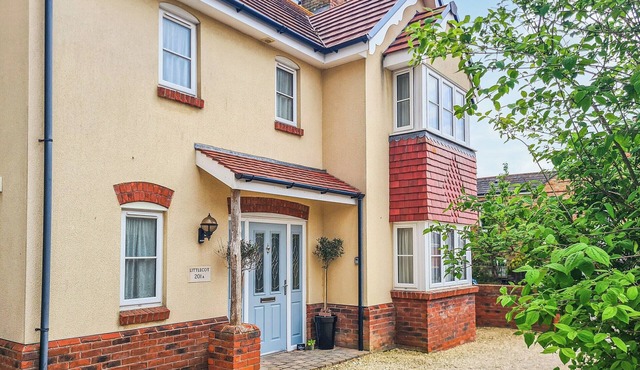 4 bedroom accommodation in Weymouth