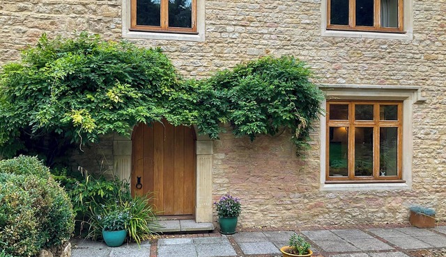 4 bedroom accommodation in Olney
