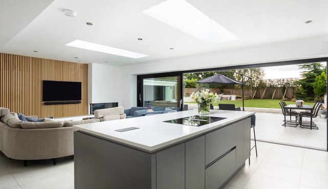 4 bedroom accommodation in York