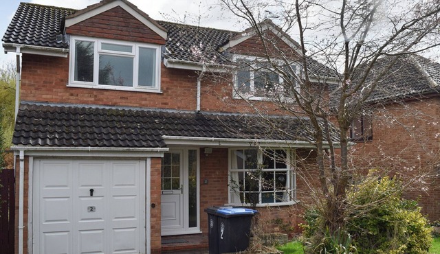 4 bedroom accommodation in Stratford-upon-Avon