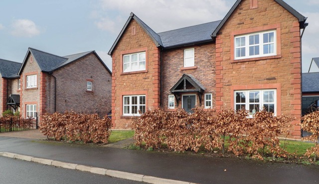 4 CENTURION RISE, family friendly, with a garden in Penrith