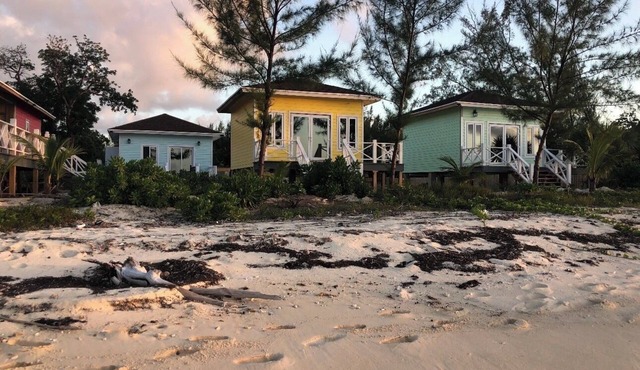 4 Cozy -1 bedroom beach bungalows in tranquil Pleasant Harbour, Morgan’s Bluff