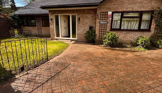 4BR Fully Nicely Furnished Sepcious Bungalow Egham - VRBO