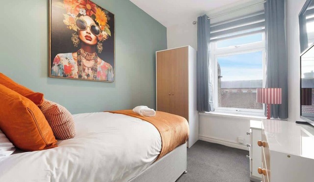 4BR Mitchell Street Apartment | Sleeps 6 by Stay With Us