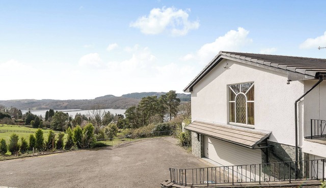 5 bedroom accommodation in Near Bowness-on-Windermere