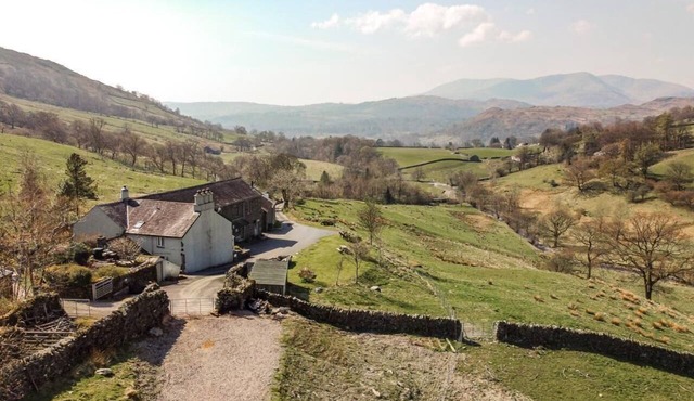 5 Bed in Ambleside (oc-lr176)