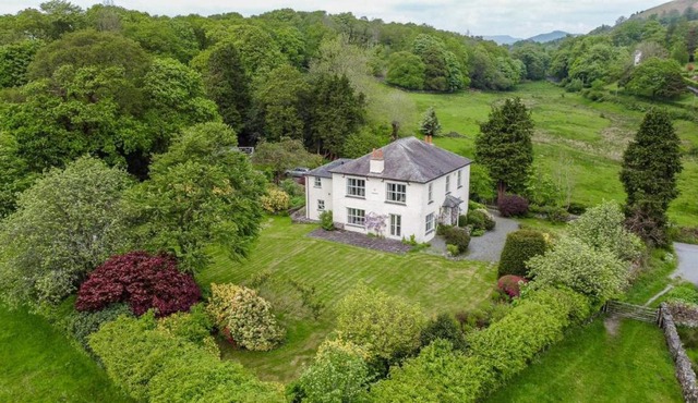 5 Bed in Hawkshead oc-lr047
