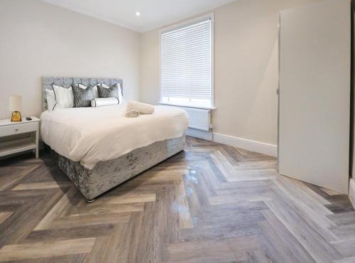5 Bedroom 5 Bathroom House Portsmouth Docks