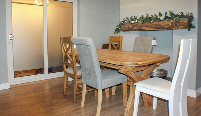 5 bedroom accommodation in Bolsover, near Chesterfield