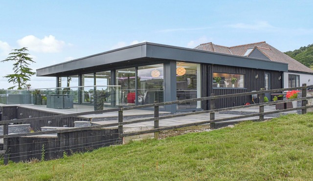 5 bedroom accommodation in Rudyard Lake