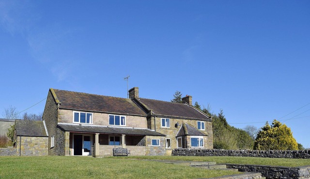 5 bedroom accommodation in Butterton