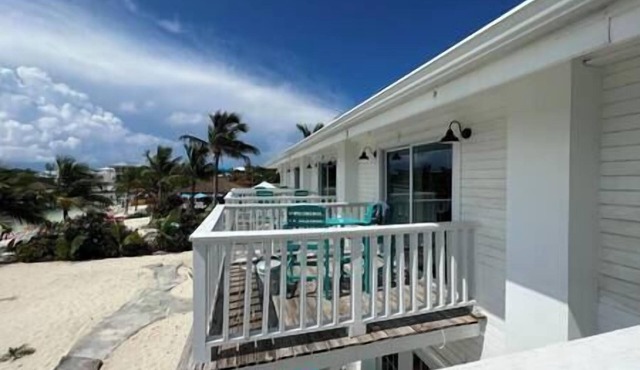 #5 - Guana Beach Inn @sunset beach - Guana Cay