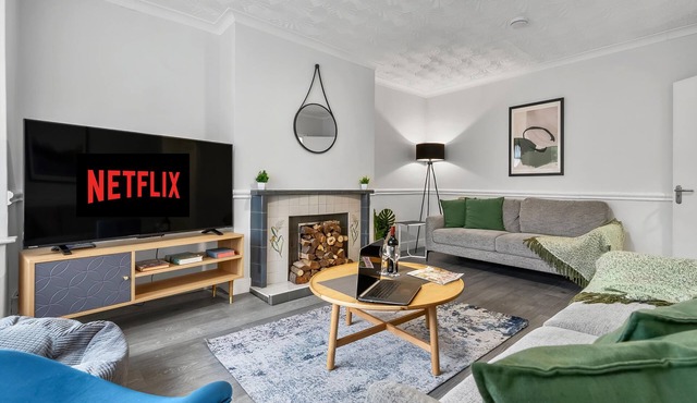 5x Bed Central Townhouse (Sleeps 9x) w. Parking