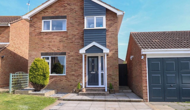 6 BARLEYCROFT, family friendly, character holiday cottage in Hemsby