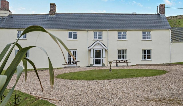 6 Bed in Plymouth (oc-farmh)