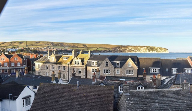 6 bedroom accommodation in Swanage