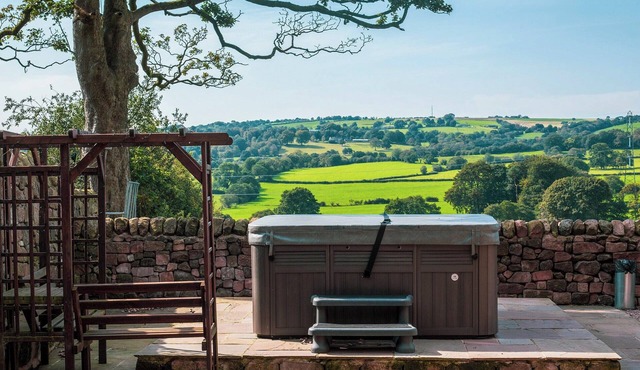 6 bedroom accommodation in Horton, near Leek