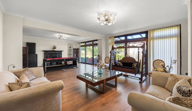 6 bedroom spacious house minutes from Wembley Stadium