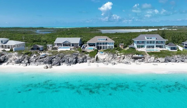 6 Large Bedrooms, 6.5 Bathrooms, Large Infinity Pool!