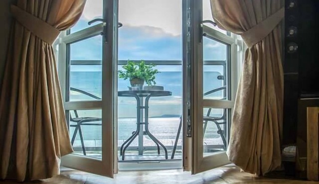 6 Mariners Point