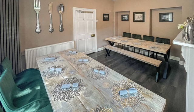 7 bedroom accommodation in Richmond
