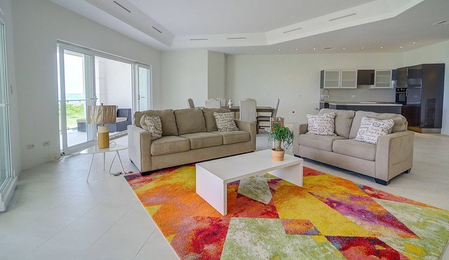 A BEAUTIFUL Beachfront Listing in The Bahamas! 1W