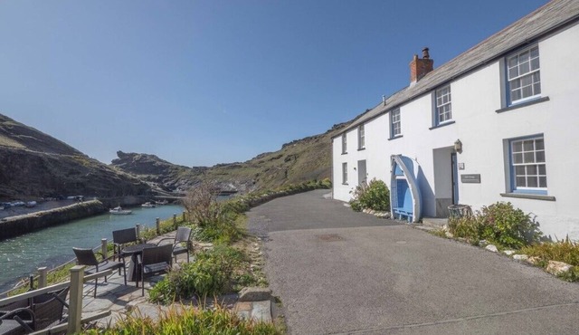A beautiful harbourside four-bedroom cottage with harbour views