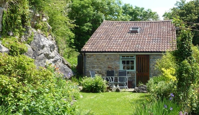 A charming 1 bed stone cottage in a Somerset hamlet nr Babington House and Frome