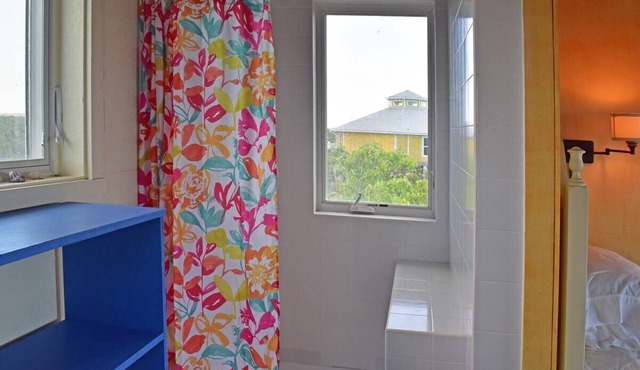 A Delightful Get Away Villa - 5 min walk from a semi-private beach!