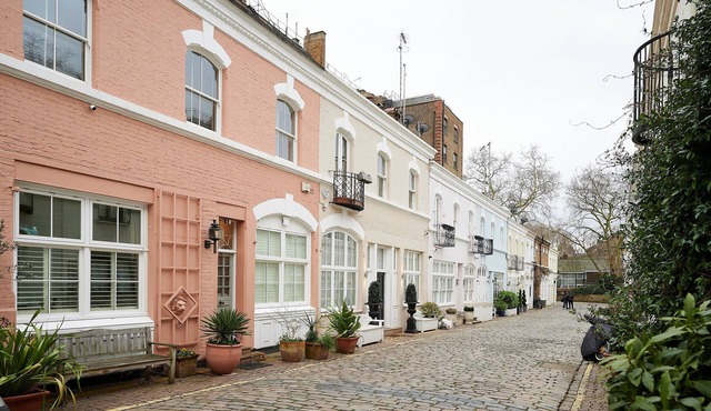 A PERFECT TREASURE - KNIGHTSBRIDGE LUXURY MEWS APARTMENT