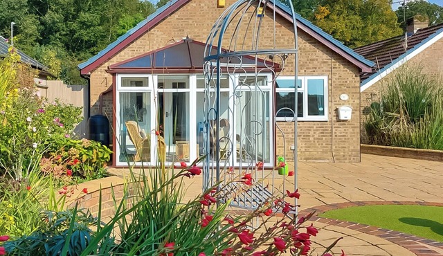 A spacious and well presented bungalow with amazing views over Berkshire.