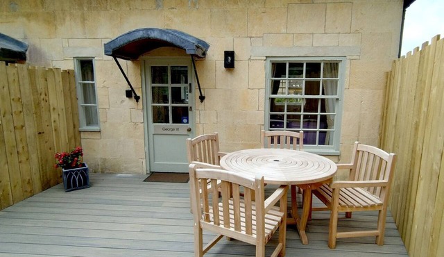 A sudeley castle cottage that sleeps 4 guests in 2 bedrooms