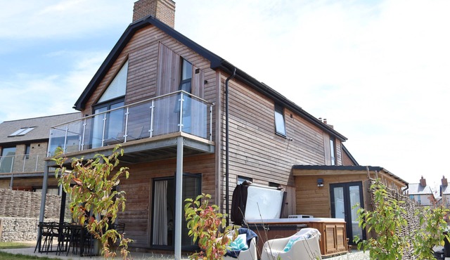 Acorn House, Silverlake, Dorchester - sleeps 8 guests in 4 bedrooms