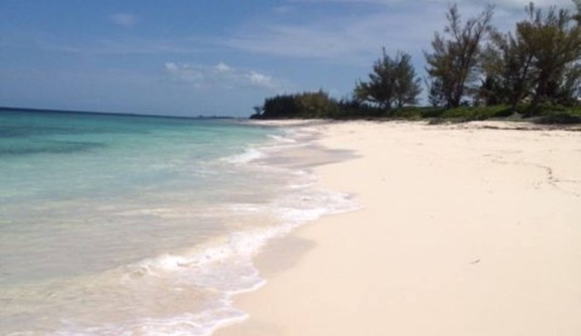 Adorable remodeled cottage-OCEAN FRONT on Coco Bay-15% SUMMER DISCOUNT!