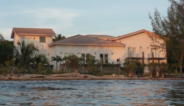Affordable, Huge, Ocean front Villa with Spectacular Sunsets
