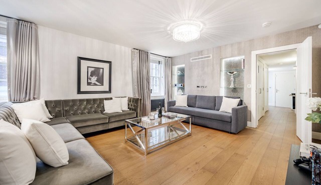 Aircon and Luxury 2 Bedr/3 Beds/2 Bath Covent Garden