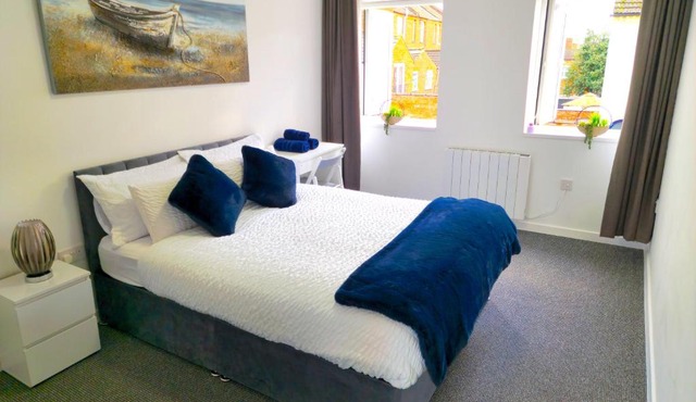 Airy Central Property Near Hospital w Free Parking