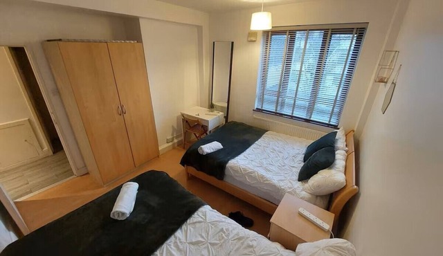 Airy Entire 4-Bedroom Flat-Ample Space-Kings Cross